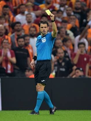 ISTANBUL - Referee Halil Umut Meler during the Turkish Super Lig match between Galatasaray AS and Besiktas AS at Rams Global Stadium on October 21, 2023 in Istanbul, Turkey. ANP Hollandse Hoogte Turkish Super Lig 2023 2024 xVIxANPxSportx xGerritxvanxKeulenxIVx 482292060 originalFilename: 482292060.jpg