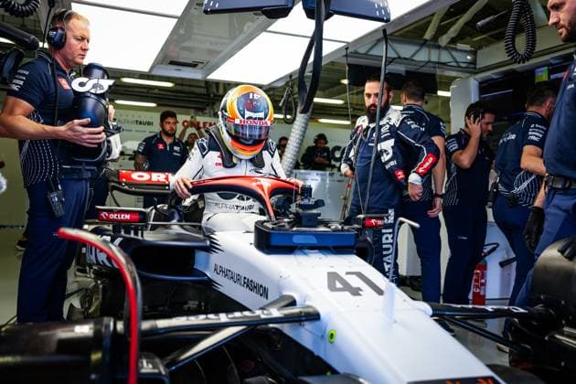 HADJAR Isack (fra), Scuderia AlphaTauri AT04, portrait during the 2023 Formula 1 Grand Premio de la Ciudad de Mexico, 19th round of the 2023 Formula One World Championship, WM, Weltmeisterschaft from October 27 to 29, 2023 on the Autodromo Hermanos Rodriguez, in Mexico City, Mexico - F1 - MEXICO CITY GRAND PRIX 2023 DPPI Panoramic  00123042_GOOD0730