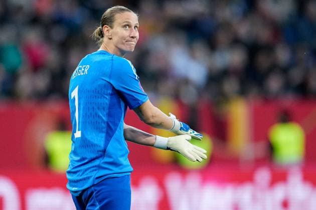Ann Katrin Berger Goalkeeper, Goalkeeper, DFB Women, 1 , single image, single photo, action, joy, happy, glad, friendly, cheerful, happy, beaming, optimistic, 27 10 2023, Sinsheim Germany , Soccer, Women, UEFA Women s Nations League, Germany Wales, 27 10 2023, Sinsheim Germany , Football, Women, UEFA Women s Nations League, Germany Wales, DFB DFL REGULATES PROHIBIT ANY USE OF PHOTOGRAPHS AS IMAGE SEQUENCES AND OR QUASI VIDEO xozx