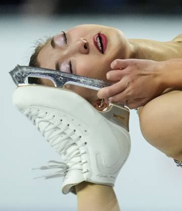 Bilder des Jahres 2023, Sport 10 Oktober Sport Themen der Woche KW43 October 27, 2023, VANCOUVER, BC, CANADA: Kaori Sakamoto, of Japan, performs her women s short program during the Skate Canada International Figure skating, Eiskunstlauf competition, in Vancouver, B.C., Friday, Oct. 27, 2023. Canada News - October 27, 2023  - ZUMAc35_ 20231027_zaf_c35_080 Copyright: xDarrylxDyckx