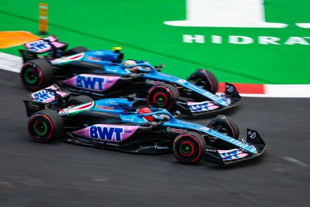31 OCON Esteban (fra), Alpine F1 Team A523, 10 GASLY Pierre (fra), Alpine F1 Team A523, action during the 2023 Formula 1 Grand Premio de la Ciudad de Mexico, 19th round of the 2023 Formula One World Championship, WM, Weltmeisterschaft from October 27 to 29, 2023 on the Autodromo Hermanos Rodriguez, in Mexico City, Mexico - F1 - MEXICO CITY GRAND PRIX 2023 DPPI Panoramic  00123042_G0OD3352