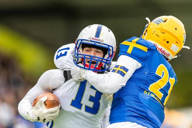 231028 Simone Boni of Italy and Noah Allsten of Sweden during the IFAF European Championship Bronze Medal Game between Sweden and Italy on October 28, 2023 in Gothenburg Photo Michael Erichsen BILDBYRAN COP 89 MI0562 american football sweden italy ifaf european championship bronze medal game bbeng sweden sverige italy italia italien  Copyright: MICHAELxERICHSEN BB231028MI004