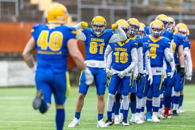 231028 Sebastian Johansson and Ekemina Baleka of Sweden ahead of the IFAF European Championship Bronze Medal Game between Sweden and Italy on October 28, 2023 in Gothenburg Photo Michael Erichsen BILDBYRAN COP 89 MI0562 american football sweden italy ifaf european championship bronze medal game bbeng sweden sverige italy italia italien  Copyright: MICHAELxERICHSEN BB231028MI012