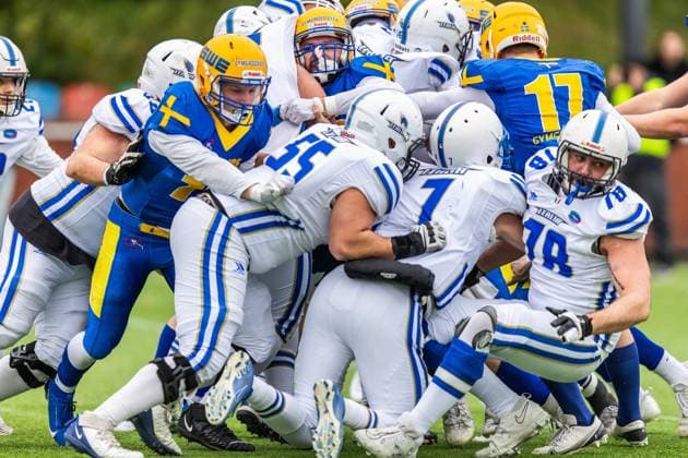231028 Players of of Italy and of Sweden compete for the ball during the IFAF European Championship Bronze Medal Game between Sweden and Italy on October 28, 2023 in Gothenburg Photo Michael Erichsen BILDBYRAN COP 89 MI0562 american football sweden italy ifaf european championship bronze medal game bbeng sweden sverige italy italia italien  Copyright: MICHAELxERICHSEN BB231028MI017