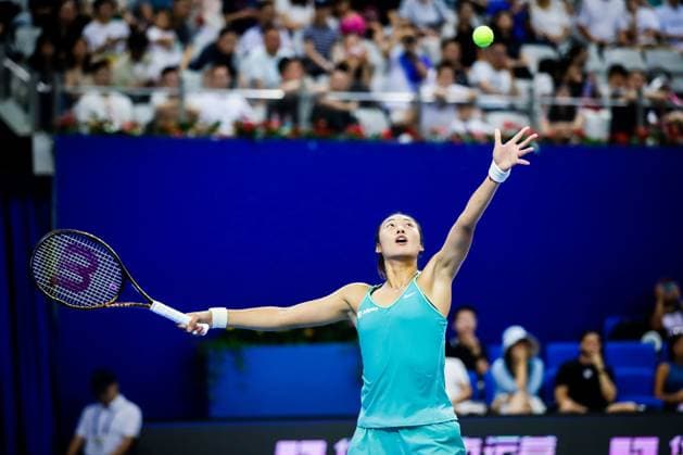 ZHUHAI, CHINA - OCTOBER 28: Zheng Qinwen of China serves in the Women s Singles semi-final match against Zhu Lin of China on day five of WTA, Tennis Damen Elite Trophy Zhuhai 2023 at Hengqin International Tennis Center on October 28, 2023 in Zhuhai, Guagdong Province of China.  Copyright: xVCGx 111461631424