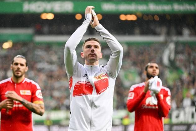 Sport Themen der Woche KW43 Sport Bilder des Tages Fussball, Herren, Saison 2023 2024, 1. Bundesliga (9. Spieltag), SV Werder Bremen - 1. FC Union Berlin, v. l. Robin Gosens (1. FC Union Berlin) enttäuscht, niedergeschlagen, unzufrieden nach der Niederlage, gestikuliert, 28.10.2023, *** Football, men, season 2023 2024, 1 Bundesliga 9 matchday , SV Werder Bremen 1 FC Union Berlin, v l Robin Gosens 1 FC Union Berlin disappointed, dejected, dissatisfied after the defeat, gestures, 28 10 2023, Copyright: xMatthiasxKochx