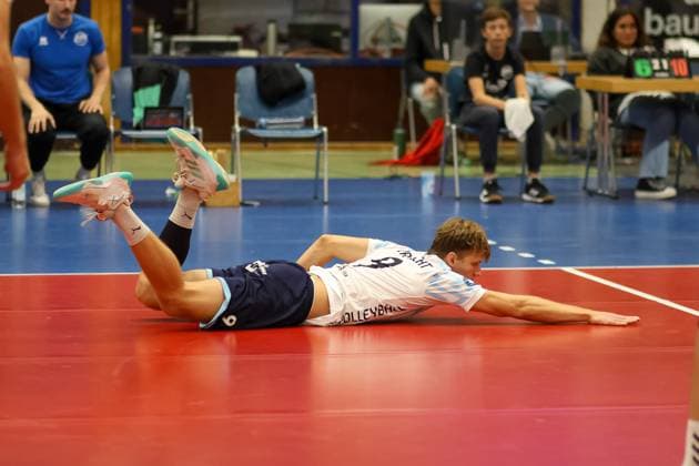 Patrick Rupprecht ASV Dachau, 09 on the ground after not catching the ball, ASV Dachau vs VC Bitterfeld Wolfen, Volleyball, Volleyball 1 Bundesliga, 1 Matchday, Season 23 24, 28 10 2023, ASV Dachau vs VC Bitterfeld Wolfen, Volleyball, Volleyball 1 Bundesliga, 1 Matchday, Season 23 24, 28 10 2023 Dachau Copyright: xEibner-Pressefoto JennixMaulx EP_JML