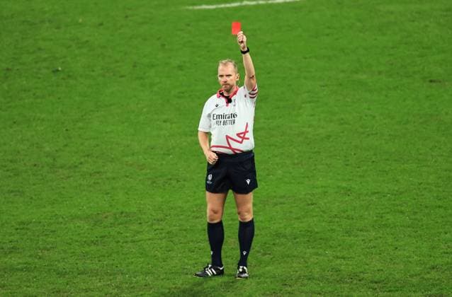 Sport Themen der Woche KW43 Sport Bilder des Tages 2023 Rugby World Cup Final, Stade de France, Paris, France 28 10 2023 New Zealand vs South Africa Referee Waynes Barnes upgrades Sam Cane™s yellow card to a red card Waynes Barnes upgrades Sam Cane™s yellow card to a red card 28 10 2023  Copyright: x INPHO BillyxSticklandx BST_7936