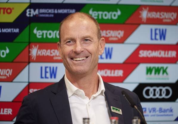 Jess Thorup coach FC Augsburg in a good mood at the press conference FC Augsburg vs VfL Wolfsburg, Matchday 9, WWK Arena Augsburg DFL REGULATES PROHIBIT ANY USE OF PHOTOGRAPHS AS IMAGE SEQUENCES AND OR QUASI VIDEO