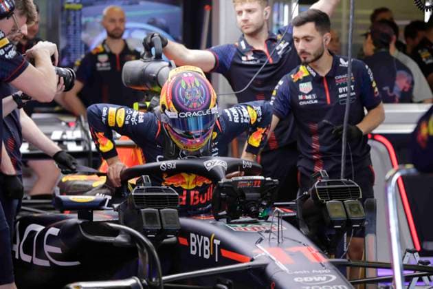 October 29, 2023, Mexico City, Mexico City, Mexico: Red Bull Racing s SERGIO CHECO Po°REZ getting into his car for the start of qualifying for the 2023 Mexican Grand Prix on Sunday. Mexico City Mexico - ZUMAs310 0310958266st Copyright: xLuisxExSalgadox