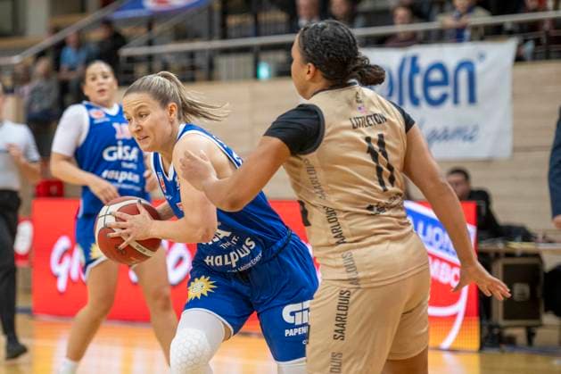 Halle, Germany 29 October 2023 1 BBL Women 2023 2024 Gisa Lions MBC vs Inexio Roals Saarlouis Laura Schinkel Halle SWH arena Sachsen Anhalt Copyright: xFotostandx xxBallaschx