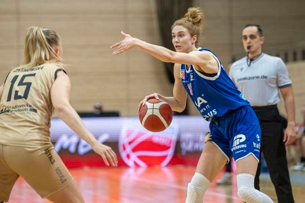 Halle, Germany 29 October 2023 1 BBL Women 2023 2024 Gisa Lions MBC vs Inexio Roals Saarlouis Aleksandra Makurat Halle SWH arena Sachsen Anhalt Copyright: xFotostandx xxBallaschx