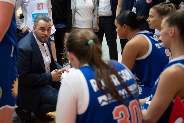 Halle, Germany 29 October 2023 1 BBL women 2023 2024 Gisa Lions MBC vs Inexio Roals Saarlouis v li coach Timur Topal Halle SWH arena Sachsen Anhalt Copyright: xFotostandx xxBallaschx