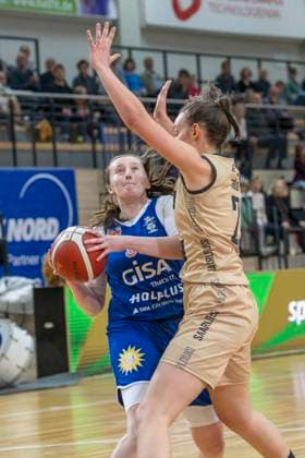 Halle, Germany 29 October 2023 1 BBL women 2023 2024 Gisa Lions MBC vs Inexio Roals Saarlouis v li in duel Tayler Robertson Halle and Lilli Frölich Froelich Saarlouis SWH arena Sachsen Anhalt Copyright: xFotostandx xxBallaschx