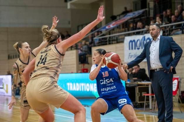 Halle, Germany 29 October 2023 1 BBL women 2023 2024 Gisa Lions MBC vs Inexio Roals Saarlouis v li Devon Brookshire Saarlouis and Anissa Pounds Halle SWH arena Sachsen Anhalt. Copyright: xFotostandx xxBallaschx