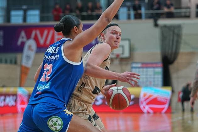 Courtney Warley Lions, 22 , Devon Brookshire Saarlouis, 14 , Gisa Lions MBC Saarlouis Royals, Womens Basketball Bundesliga, DBBL, 5 match day, 2023 2024 season, 29 10 2023, Halle SWH Arena Sachsen Anhalt Germany.