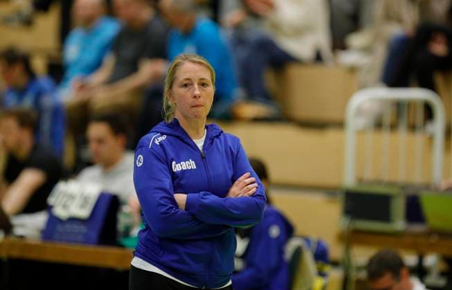 Volleyball Hesse 2 Bundesliga South Women 29 10 2023 TG Bad Soden ws VC Wiesbaden II red v l Coach Kerstin Dudichum Kiene TG Bad Soden Sport TG Bad Soden VC Wiesbaden II