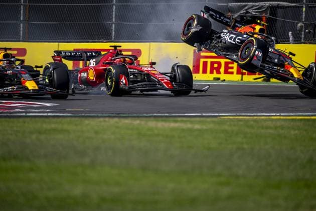 Mexico City - 29-10-2023, Autodromo Hermanos Rodriguez, Sergio Perez, Max Verstappen and Charles Leclerc crash at the Formula 1 Mexico Grand Prix 2023 Sunday Formula 1 Mexico Grand Prix 2023 Sunday  x22955611x Copyright:
