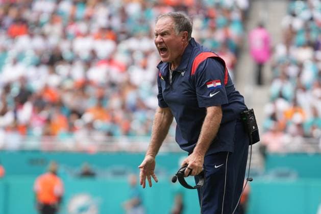MIAMI GARDENS, FL - OCTOBER 29: New England Patriots head coach Bill Belicheck yells at the officials during the game between the New England Patriots and the Miami Dolphins on Sunday, October 29, 2023 at Hard Rock Stadium, Miami Gardens, Fla. (Photo by Peter Joneleit Icon Sportswire) NFL, American Football Herren, USA OCT 29 Patriots at Dolphins EDITORIAL USE ONLY Icon231029026