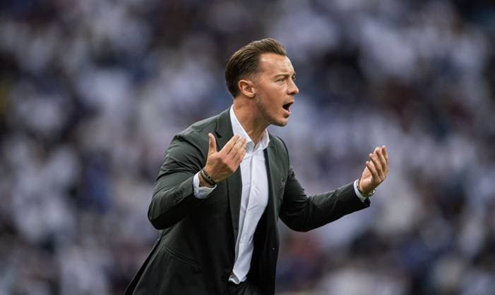 SAFF Roshn Saudi Pro League 2023-24 MD11 Matthias Jaissle, Head Coach of Al-Hilal SFC, gives instructions to his players during the Match Day 11 of the SAFF Roshn Saudi Pro League 2023-24 between Al-Hilal SFC and Al-Ahli SFC at King Fahd International Stadium on October 27, 2023 in Riyadh, Saudi Arabia. Riyadh King Fahd International Stadium Saudi Arabia  Copyright: xVictorxFrailex 0311121364st