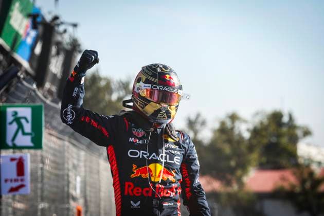 VERSTAPPEN Max (ned), Red Bull Racing RB19, portrait, celebrating his win during the 2023 Formula 1 Grand Premio de la Ciudad de Mexico, 19th round of the 2023 Formula One World Championship, WM, Weltmeisterschaft from October 27 to 29, 2023 on the Autodromo Hermanos Rodriguez, in Mexico City, Mexico - F1 - MEXICO CITY GRAND PRIX 2023 - RACE DPPI Panoramic  G0OD7435
