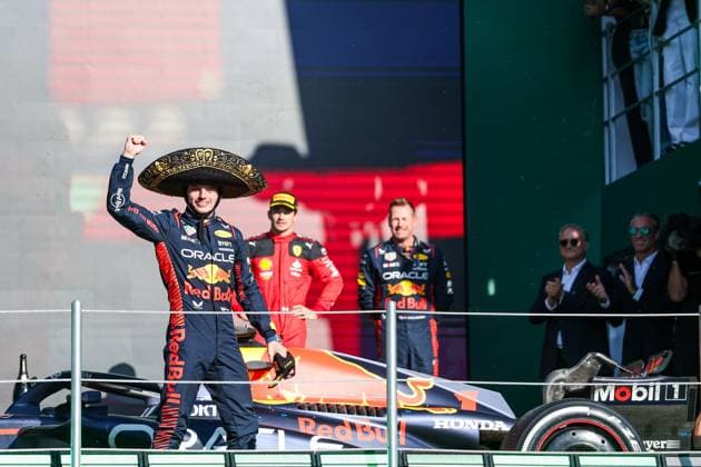 VERSTAPPEN Max (ned), Red Bull Racing RB19, portrait celebrating victory during the 2023 Formula 1 Grand Premio de la Ciudad de Mexico, 19th round of the 2023 Formula One World Championship, WM, Weltmeisterschaft from October 27 to 29, 2023 on the Autodromo Hermanos Rodriguez, in Mexico City, Mexico - F1 - MEXICO CITY GRAND PRIX 2023 - RACE DPPI Panoramic  00123043_G0OD7593