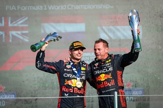 VERSTAPPEN Max (ned), Red Bull Racing RB19, portrait celebrating victory during the 2023 Formula 1 Grand Premio de la Ciudad de Mexico, 19th round of the 2023 Formula One World Championship, WM, Weltmeisterschaft from October 27 to 29, 2023 on the Autodromo Hermanos Rodriguez, in Mexico City, Mexico - F1 - MEXICO CITY GRAND PRIX 2023 - RACE DPPI Panoramic  00123043_G0OD7776