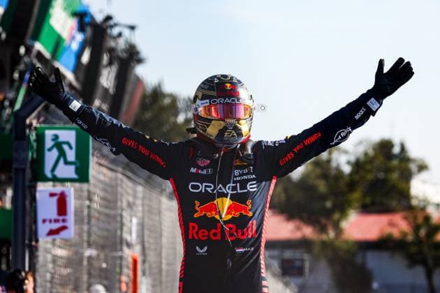 VERSTAPPEN Max (ned), Red Bull Racing RB19, portrait celebrating victory during the 2023 Formula 1 Grand Premio de la Ciudad de Mexico, 19th round of the 2023 Formula One World Championship, WM, Weltmeisterschaft from October 27 to 29, 2023 on the Autodromo Hermanos Rodriguez, in Mexico City, Mexico - F1 - MEXICO CITY GRAND PRIX 2023 - RACE DPPI Panoramic  00123043_G0OD7425