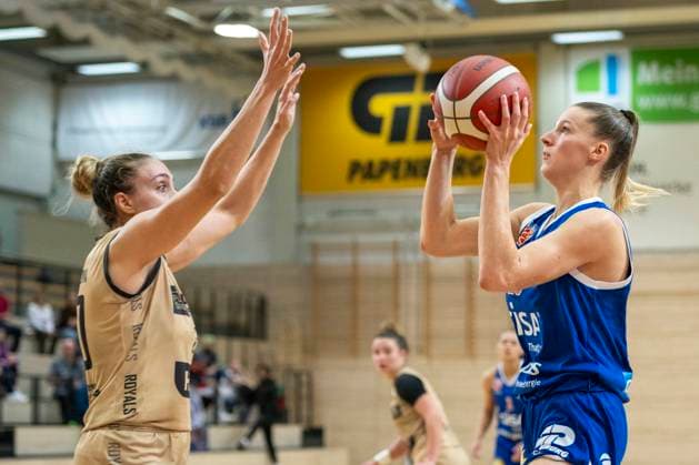Halle, Germany 29 October 2023 1 BBL women 2023 2024 Gisa Lions MBC vs Inexio Roals Saarlouis v li Maria Kostourkova Saarlouis and Meret Kleine Beek Halle SWH arena Saxony Anhalt. Copyright: xFotostandx xxBallaschx
