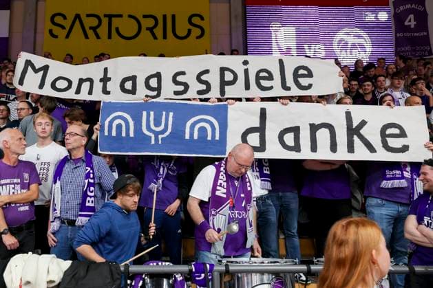 Germany, Goettingen, 30 10 2023, Sparkassen Arena, BG Goettingen vs Alba Berlin 1 Basketball Bundesliga der Maenner, Goettingen fans complain about scheduling as Monday game and criticize streaming service Dyn Goettingen Sparkassen Arena Germany  eu-images-700