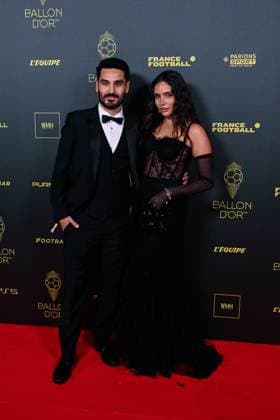 Sport Bilder des Tages Ilkay Gundogan et Sara Arfaoui FOOTBALL : Ballon d Or 2023 - Paris - 30 10 2023 FedericoPestellini Panoramic 