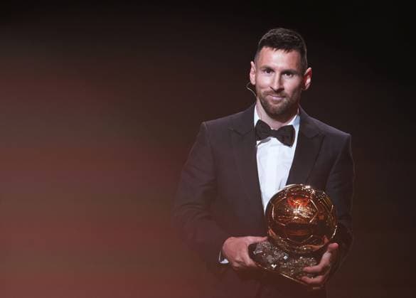 (231031) -- PARIS, Oct. 31, 2023 -- Argentine forward Lionel Messi reacts on stage with his trophy as he receives his 8th Ballon d Or award during the 2023 Ballon d Or France Football award ceremony at the Theatre du Chatelet in Paris, France, Oct. 30, 2023. ) (SP)FRANCE-PARIS-FOOTBALL-BALLON D OR CEREMONY GaoxJing 