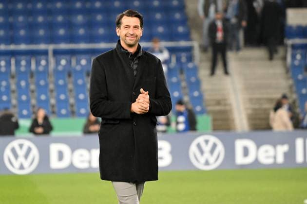 Bielefeld, Schueco Arena, 31.10.23, GER, Herren, DFB-Pokal-2.Runde, Saison 2023-2024, DSC Arminia Bielefeld - Hamburger SV Bild: Sportvorstand Jonas BOLDT (Hamburg) Only for editorial use! DFL regulations prohibit any use of photographs as image sequences and or quasi-video. Nordrhein-Westfalen Deutschland *** Bielefeld, Schueco Arena, 31 10 23, GER, Men, DFB Pokal 2 Round, Season 2023 2024, DSC Arminia Bielefeld Hamburger SV Bild Sportvorstand Jonas BOLDT Hamburg Only for editorial use DFL regulations prohibit any use of photographs as image sequences and or quasi video Nordrhein Westfalen Germany