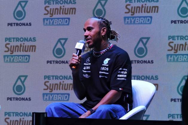 RECORD DATE NOT STATED Collective of Mercedes-AMG drivers Lewis Hamilton and George Russell Sao Paulo, 01 11 2023 - ESPORTES FORMULA1 MERCEDES - Formula 1 drivers Lewis Hamilton and George Russel participated in a press conference, PK, Pressekonferenz promoted by Petronas at Palacio Tangara, south of Sao Paulo (Foto: Leandro Chemalle Thenews2 imago images) SPO  Copyright: xLeandroxChemallex