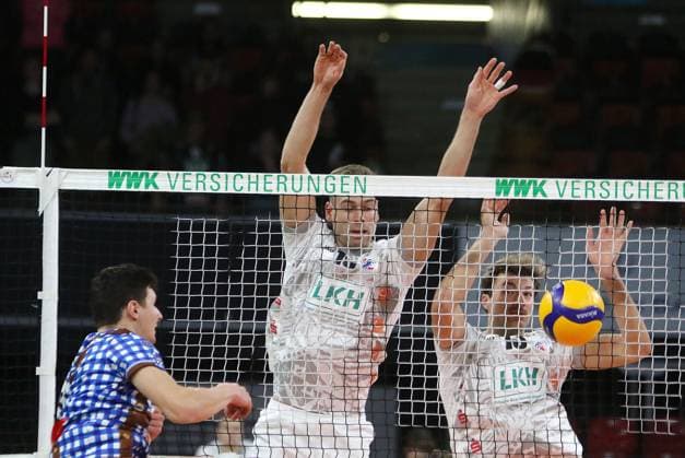 From left Theo TIMMERMANN Herrsching , Yann BOEHME Lueneburg , Matthew KNIGGE Lueneburg , He Volleyballl, Bundesliga 20223 24, WWK Volleys Herrsching vs SVG Lueneburg, 01 11 23, BMW Park Muenchen, Copyright: WolfgangxFehrmann