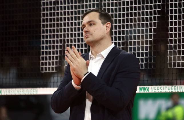 headcoach Stefan HUEBNER Lueneburg , He Volleyballl, Bundesliga 20223 24, WWK Volleys Herrsching vs SVG Lueneburg, 01 11 23, BMW Park Muenchen, Copyright: WolfgangxFehrmann