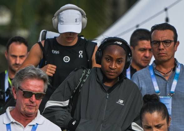 2023 WTA, Tennis Damen Finals - Day 4 CANCUN, MEXICO - NOVEMBER 1: Poland s Iga Swiatek and Coco Gauff of the USA, arrive ahead their match, on Day 4 of the GNP Seguros WTA Finals Cancun 2023 part of the Hologic WTA Tour, on November 1, 2023, in Cancun, Quintana Roo, Mexico. Cancun Mexico  Copyright: xArturxWidakx originalFilename:widak-2023wtaf231101_npDqt.jpg