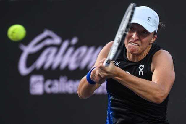 2023 WTA, Tennis Damen Finals - Day 4 CANCUN, MEXICO - NOVEMBER 1: Poland s Iga Swiatek in action during her match against Coco Gauff of the USA, on Day 4 of the GNP Seguros WTA Finals Cancun 2023 part of the Hologic WTA Tour, on November 1, 2023, in Cancun, Quintana Roo, Mexico. Cancun Mexico  Copyright: xArturxWidakx originalFilename:widak-2023wtaf231101_npREC.jpg