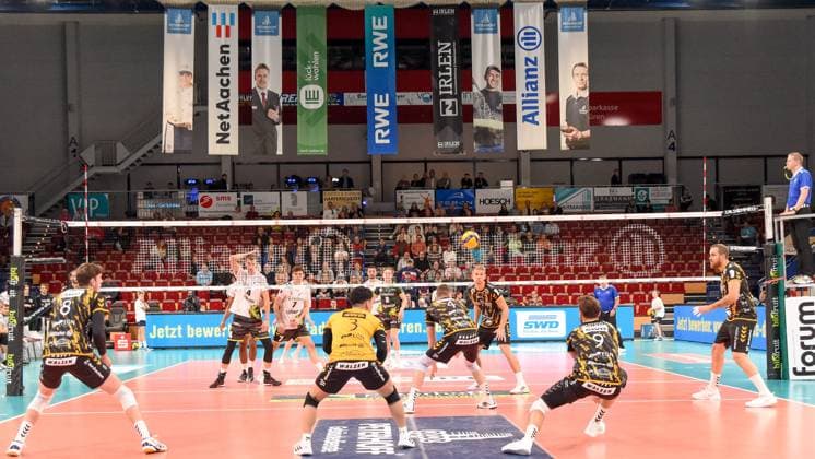 Action, Action, Game scene,, 02 11 2023, Düren Germany , Volleyball, 1 Bundesliga, SWD Powervolleys Düren Helios Grizzlys Giesen xmhx