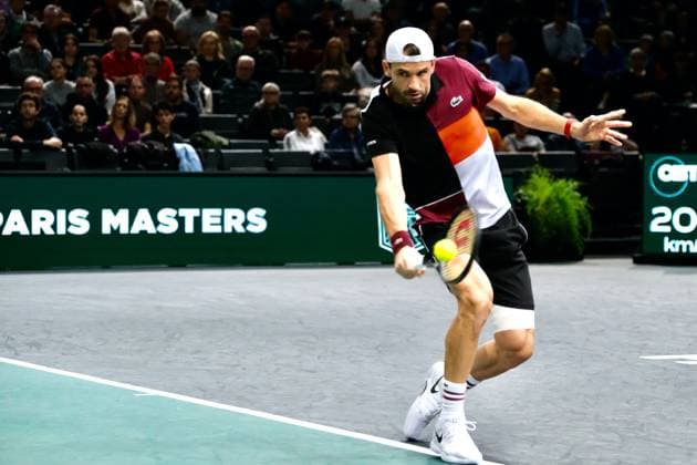 November 3, 2023, Paris, France: Bulgarian player GRIGOR DIMITROV returns the ball to Polish player HUBERT HURKACZ during the quarter final of Rolex Paris Masters 1000 tournament at Paris Accor Arena Stadium - France Paris France - ZUMAp119 20231103_zaf_p119_003 Copyright: xPierrexSteveninx