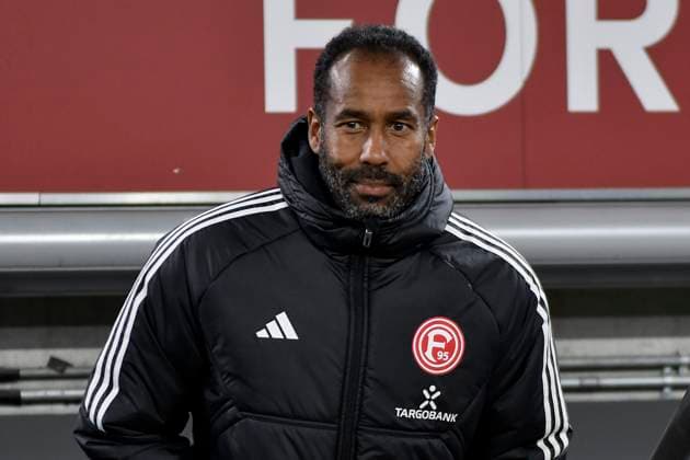 Daniel Thioune Fortuna Duesseldorf Portrait, half portrait, image, single, single shot, picture, single, solo, alone, 03 11 2023 Soccer Fortuna Duesseldorf vs SV Wehen Wiesbaden, Merkur Spiel Arena, Duesseldorf, DFB DFL REGULATIONS PROHIBIT ANY USE OF PHOTOGRAPHS AS IMAGE SEQUENCES AND OR QUASI VIDEO NRW Germany Copyright: xpepphotox xHorstxMauelshagenx pep00321, pep_20231103_hm