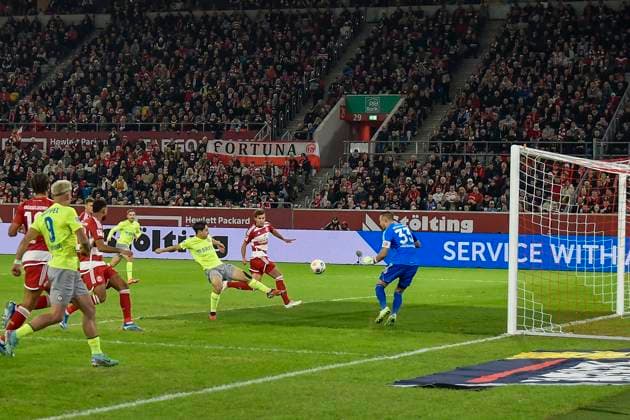Hyun ju Lee 20, SV Wehen Wiesbaden scores the goal to 0 1 03 11 2023 Soccer Fortuna Duesseldorf vs SV Wehen Wiesbaden, Merkur Spiel Arena, Duesseldorf, DFB DFL REGULATIONS PROHIBIT ANY USE OF PHOTOGRAPHS AS IMAGE SEQUENCES AND OR QUASI VIDEO NRW Germany Copyright: xpepphotox xHorstxMauelshagenx pep00321, pep_20231103_hm