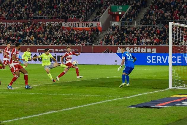 Hyun ju Lee 20, SV Wehen Wiesbaden scores the goal to 0 1 03 11 2023 Soccer Fortuna Duesseldorf vs SV Wehen Wiesbaden, Merkur Spiel Arena, Duesseldorf, DFB DFL REGULATIONS PROHIBIT ANY USE OF PHOTOGRAPHS AS IMAGE SEQUENCES AND OR QUASI VIDEO NRW Germany Copyright: xpepphotox xHorstxMauelshagenx pep00321, pep_20231103_hm