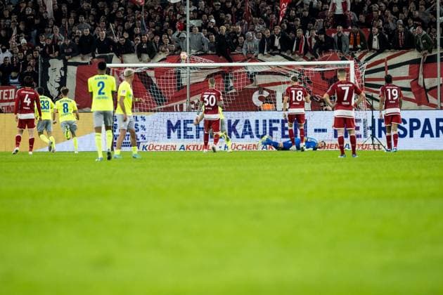 2 Soccer Bundesliga Fortuna Duesseldorf 1895 SV Wehen Wiesbaden 03 11 2023 John Iredale SV Wehen Wiesbaden, 33 converts the penalty to 0 3 2 Soccer Bundesliga, Fortuna Duesseldorf 1895 SV Wehen Wiesbaden, Duesseldorf, Merkur Spiel Arena DFL REGULATIONS PROHIBIT ANY USE OF PHOTOGRAPHS AS IMAGE SEQUENCES AND OR QUASI VIDEO Copyright: xBEAUTIFULxSPORTS Wunderlx
