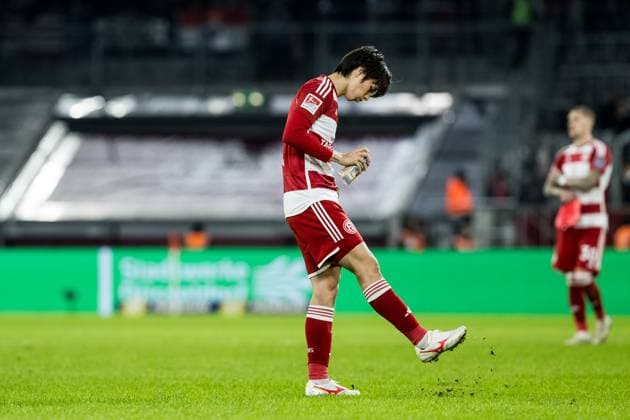 2 Soccer Bundesliga Fortuna Duesseldorf 1895 SV Wehen Wiesbaden 03 11 2023 Ao Tanaka Fortuna Duesseldorf, 4 kicks the turf in frustration 2 Soccer Bundesliga, Fortuna Duesseldorf 1895 SV Wehen Wiesbaden, Duesseldorf, Merkur Spiel Arena DFL REGULATIONS PROHIBIT ANY USE OF PHOTOGRAPHS AS IMAGE SEQUENCES AND OR QUASI VIDEO Copyright: xBEAUTIFULxSPORTS Wunderlx