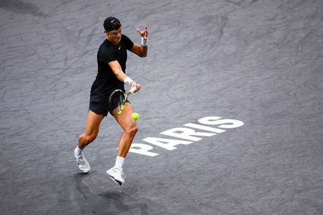 Paris, 03 11 2023 Tennis Rolex Paris Masters 2023, Novak Djokovic Holger Rune v l , Holger Rune plays a forehand Copyright: AntonioxBorga