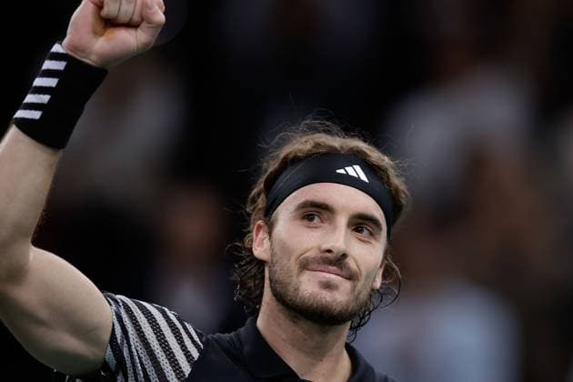 Paris, 03 11 2023 Tennis Rolex Paris Masters 2023, Stefanos Tsitsipas Karen Abgarovich Khachanov v l , Stefanos Tsitsipas cheers Copyright: AntonioxBorga
