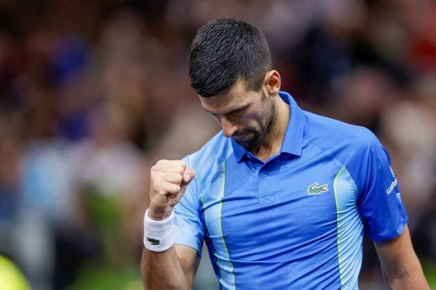 Paris, 03 11 2023 Tennis Rolex Paris Masters 2023, Novak Djokovic Holger Rune v l , Novak Djokovic cheers Copyright: AntonioxBorga