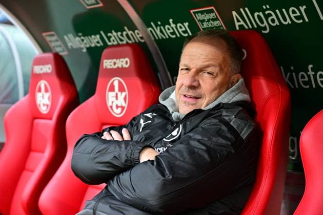 04 11 2023 Soccer Season 2023 2024 2 Soccer Bundesliga 12 Matchday 1 FC Kaiserslautern Lautern FCK Rote Teufel SpVgg Greuther Fürth Kleeblatt Sportfoto Zink xwoxzix DFL regulations prohibit any use of photographs as image sequences and or quasi video only for editorial use Alexander Zorniger Trainer SpVgg Greuther Fürth before the start of the match