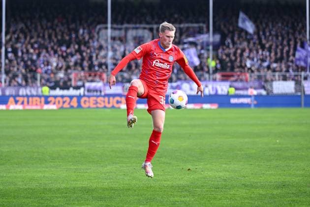 04 11 2023, Football, 2 Bundesliga, Matchday 12 Season 2023 2024, VfL Osnabrück Holstein Kiel, Jonas Sterner Holstein Kiel xRHR PHOTO TKx Copyright: RHR-FOTOx RHR-FOTO TK